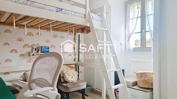 Maison de 3 chambres, 251 m2 de terrain, parkings...