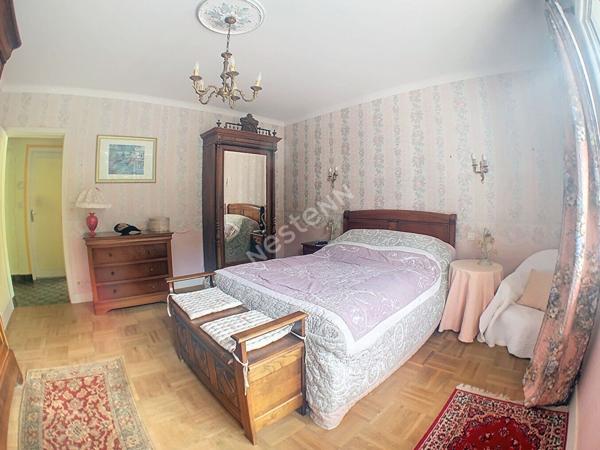 Vente maison familiale de 213m2 à Chateaubriant avec cinq chambres, sur un terrain arboré de plus de 2 hectares avec piscine