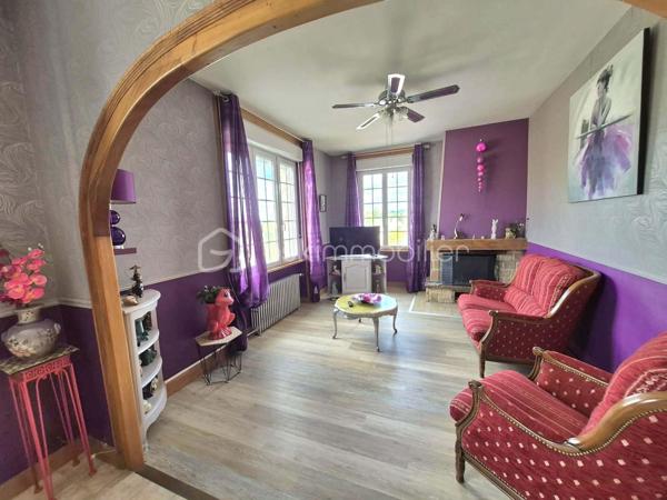 Vous rêvez d’espace, de charme authentique et d’une vie ultra-pratique au quotidien ? Laissez-vous séduire par cette magnifique demeure en pierre offrant 158 m² de surface habitable, idéalement implantée sur un superbe terrain clos et arboré de 833 m² !
​Une très belle occasion pour installer votre famille dans un cadre chaleureux, verdoyant et proche de tout.

​✨ Les points forts qui font la différence :
​Des volumes exceptionnels : Une magnifique hauteur sous plafond de 2,80 m qui apporte de la luminosité, un volume aérien et un cachet fou à chaque pièce.
​Un espace de vie idéal pour la famille : La maison dispose de 6 pièces au total, comprenant 4 belles chambres spacieuses et une salle d'eau et un dressing indépendant. 

​Un incroyable potentiel d'évolution : Un grand grenier, déjà isolé, offre de superbes volumes prêts à être aménagés selon vos envies ! Idéal pour y créer une grande salle de jeux, un bureau ou deux chambres supplémentaires pour agrandir la maison.
​Deux garages fermés : Un espace rare et très recherché ! Vous profitez d'un premier garage en sous-sol et d'un second garage totalement indépendant.

🌳 ​Un grand jardin privatif : Le terrain de 833 m² entoure la maison. Entièrement clos, il est parfait pour les enfants👩‍👦‍👦, les animaux 🐕 ou vos futurs barbecues d'été 🍖🥩.

​📍 Une localisation et une accessibilité parfaites :
Une vraie vie à pied et sans stress ! La maison se situe à seulement 600 mètres du bourg de Bricquebec et à 200 mètres d'une grande surface commerciale.

🚌 Le + confort : Les transports en commun sont accessibles à deux pas, facilitant tous vos déplacements.

​📸 Pour préserver l'intimité du bien, toutes les photos ne sont pas diffusées en ligne. Contactez-moi pour plus d'informations. 

​📬 Cette maison a tout pour devenir votre futur cocon ? Ne laissez pas passer cette opportunité ! Contactez-moi dès maintenant 💬 pour échanger sur votre projet et planifier une visite.