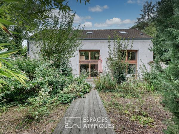 La grange revue par un architecte avec un jardin au calme et sans vis-à-vis