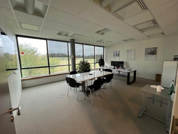 Bureaux à louer à SAINT AUBIN 91190