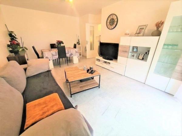 Appartement 2 pièces de 48 m² à Menton (06500)