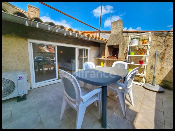 Maison à vendre 4 pièces PEZENAS (34), Coeur Historique proche place de la République - Entièrement rénovée + Garage en location