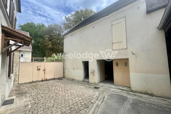 Maison à vendre 5 pièces de 300 m² à Jouy-le-Moutier