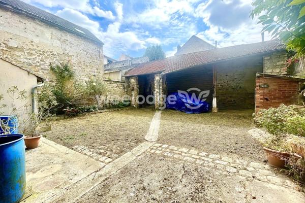 Maison à vendre 5 pièces de 300 m² à Jouy-le-Moutier