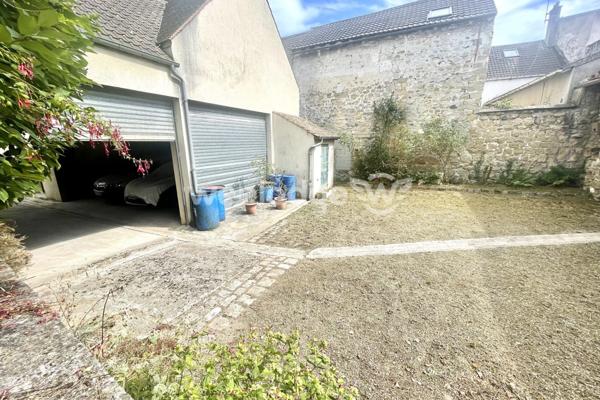 Maison à vendre 5 pièces de 300 m² à Jouy-le-Moutier
