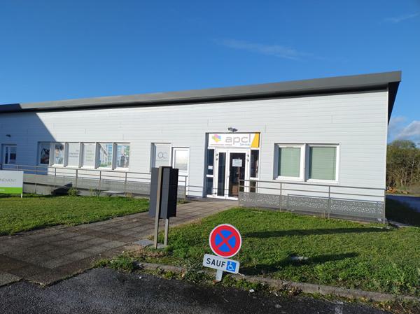 A LOUER - FEYTIAT proche A20 - Plateau de bureaux 300 m²