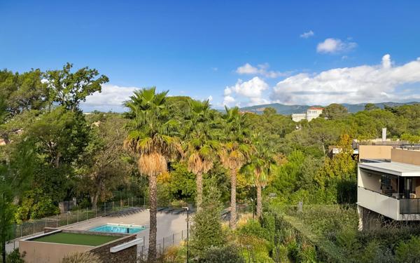 Appartement à vendre    3 pièces • 71,18 m2 Saint-Raphaël