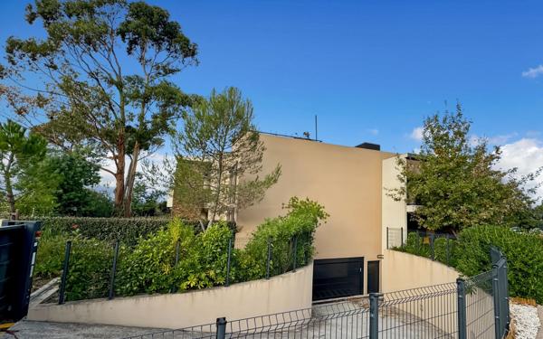 Appartement à vendre    3 pièces • 71,18 m2 Saint-Raphaël