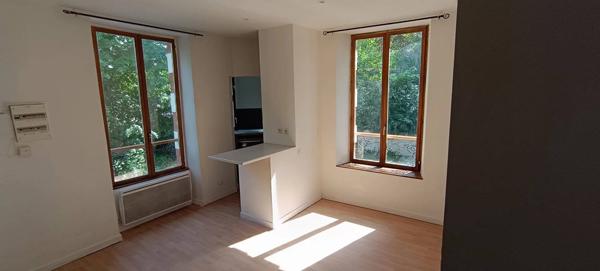 Appartement dans une belle demeure et environnement de qualité.