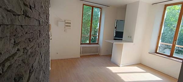Appartement dans une belle demeure et environnement de qualité.