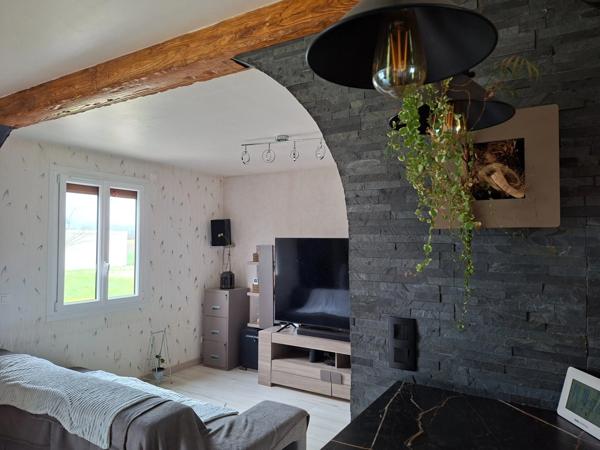 Maison 4 chambres 116m2 +double garage,  grande piece de vie plein sud, double garage. sur 2400m terrain, clos, Secteur Fresnays/ Sarthe- Ancinnes
