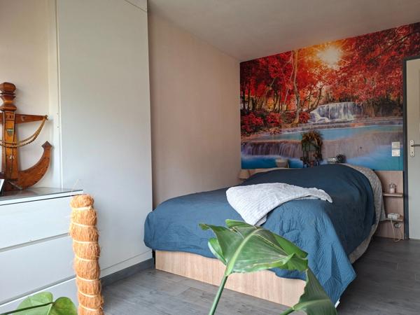 Maison 4 chambres 116m2 +double garage,  grande piece de vie plein sud, double garage. sur 2400m terrain, clos, Secteur Fresnays/ Sarthe- Ancinnes
