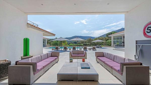 Vente Villa de luxe Le Plan-de-la-Tour 12 Pièces 385 m²