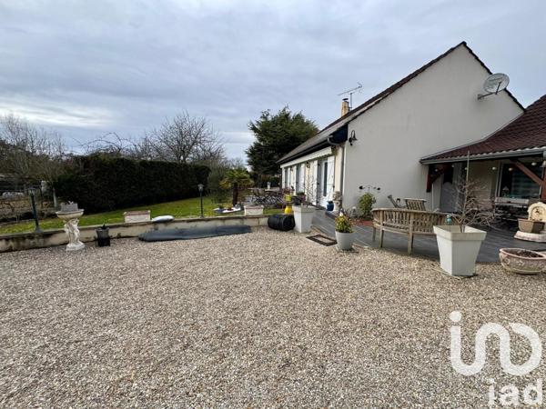 Maison traditionnelle 6 pièces de 108 m² à Corquilleroy (45120)