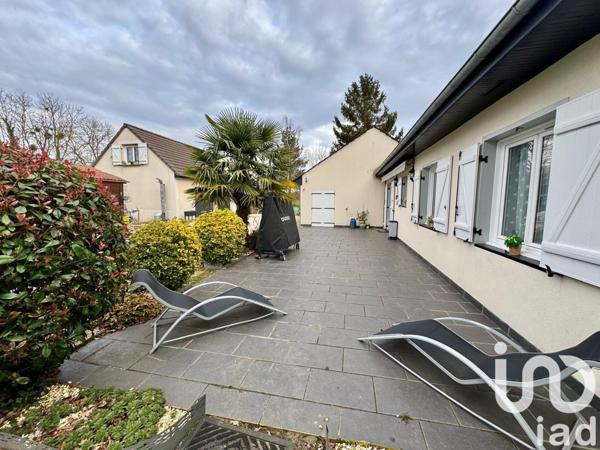 Maison traditionnelle 6 pièces de 108 m² à Corquilleroy (45120)