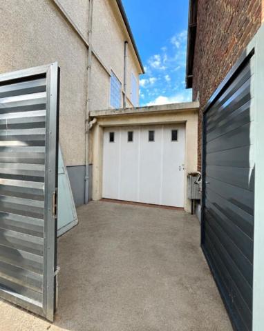 Maison 7 pièce(s) 128 m²  HYPER-CENTRE de NOYON  - 5 chambres et Garage