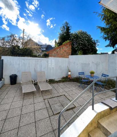 Maison 7 pièce(s) 128 m²  HYPER-CENTRE de NOYON  - 5 chambres et Garage