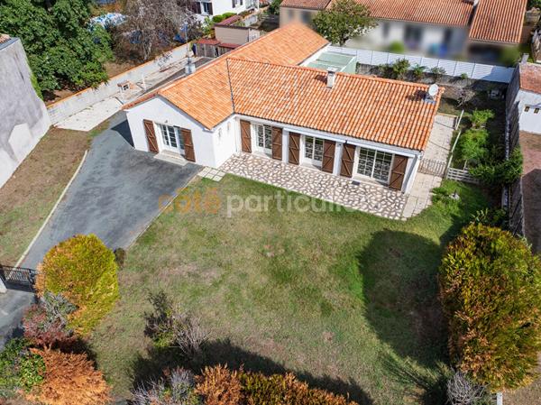 Vente
                Maison147 m² - 7 Pièces -
                    BELLEVIGNY (85170)