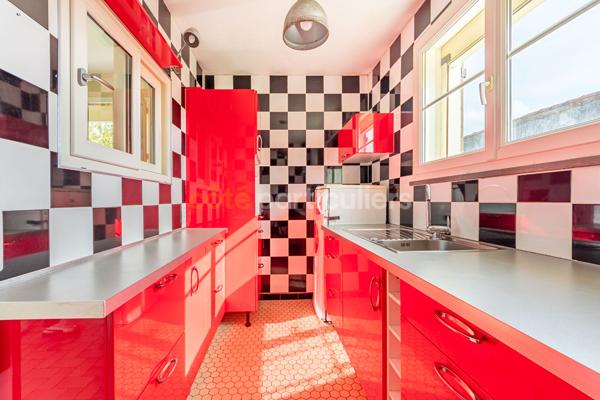 Vente
                Maison147 m² - 7 Pièces -
                    BELLEVIGNY (85170)