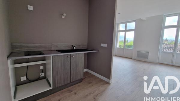 Location studio 32 m² Le Tourne