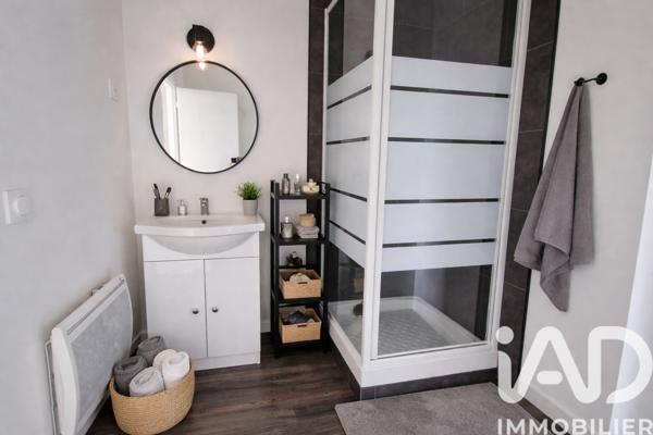 Location studio 32 m² Le Tourne