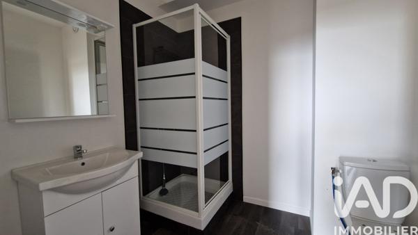 Location studio 32 m² Le Tourne