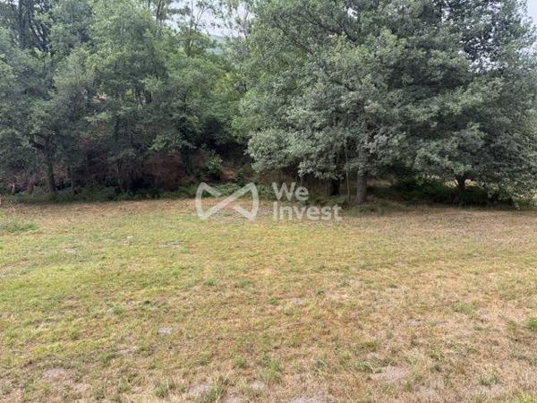 grand terrain de 3800m² avec permis