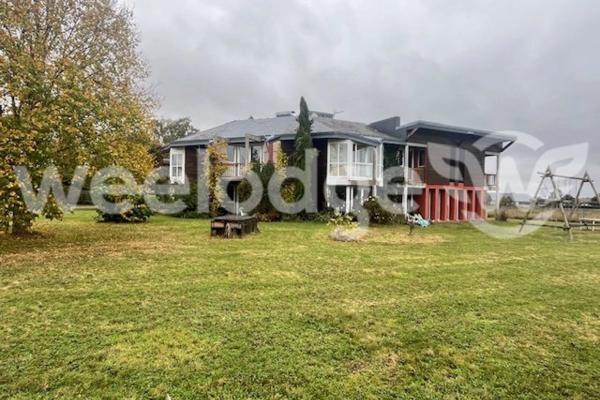 Maison à vendre 12 pièces de 320 m² à Saint-Clair-sur-Epte