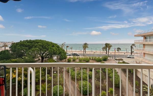 Appartement à vendre    3 pièces • 52,25 m2 Fréjus