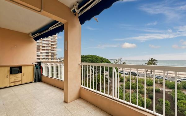 Appartement à vendre    3 pièces • 52,25 m2 Fréjus