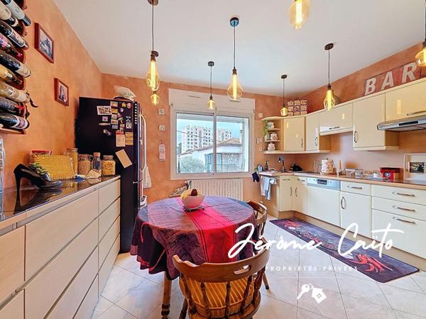 Maison Nimes 7 pièce(s) 170 m2