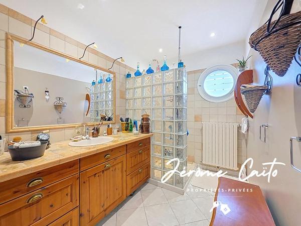 Maison Nimes 7 pièce(s) 170 m2