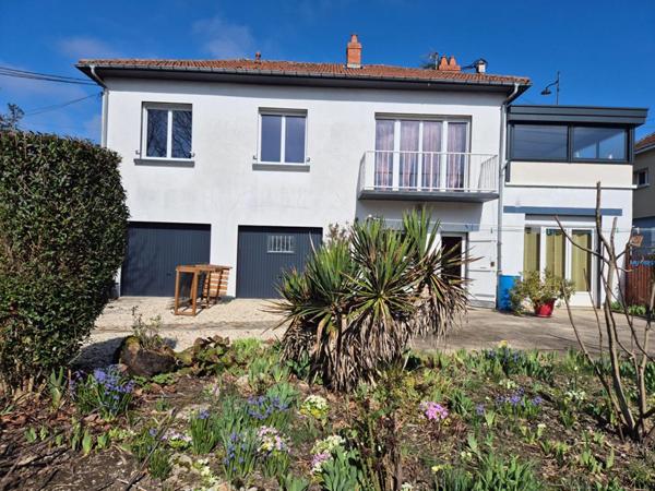 Belle Maison ou Pavillon sur Sous-sol de 146 m² entièrement Rénovée avec Cour, Atelier, Terrasse, Appentis et Terrain clos et arboré de 376 m²