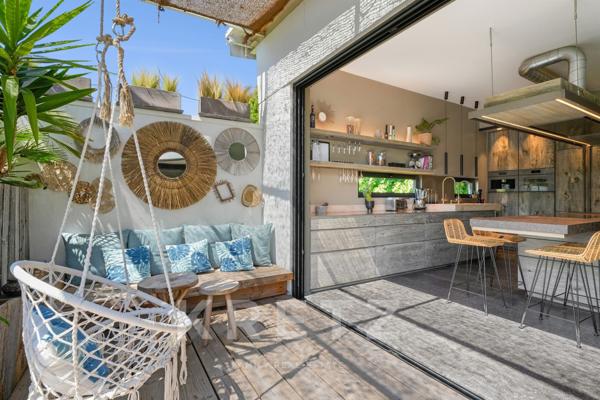 Duplex refait par architecte avec patio et terrasse