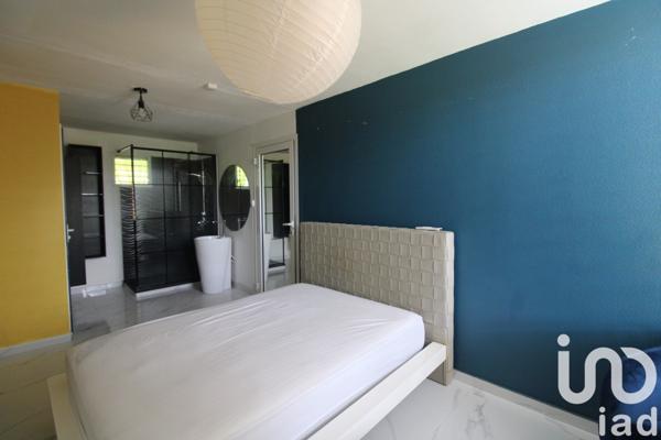 Appartement 2 pièces de 57 m² à Sainte-Rose (97115)