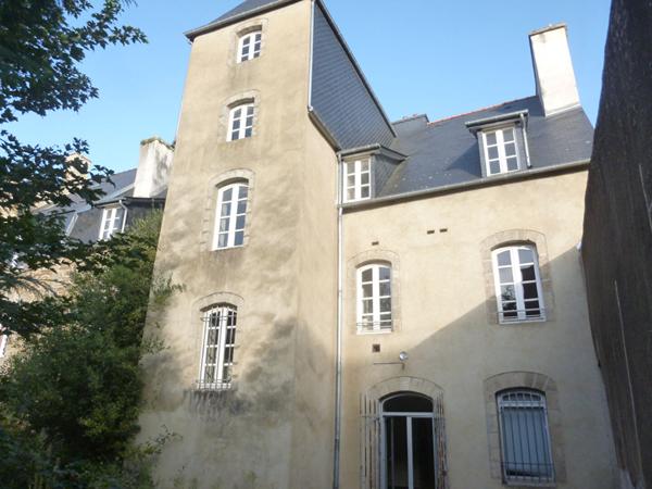 Achat immeuble près de LANNION - 13 pièce(s) - 434 m² - 380 000 €