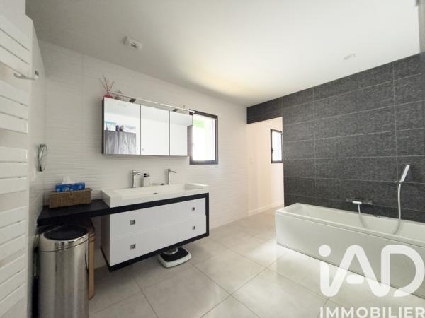 Maison à vendre 9 pièces 198 m² La Haye-Malherbe