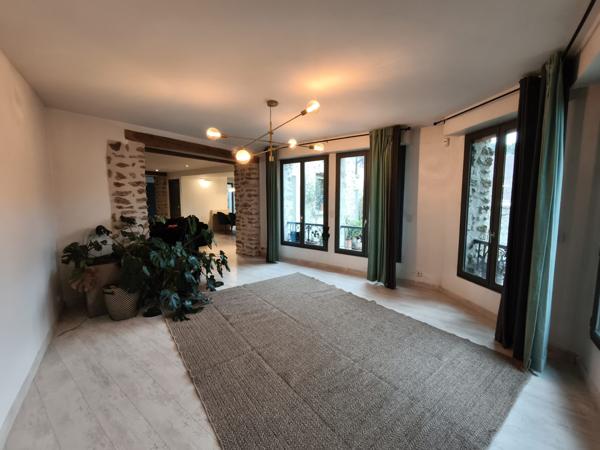 Maison 8 pièces - 240 m²