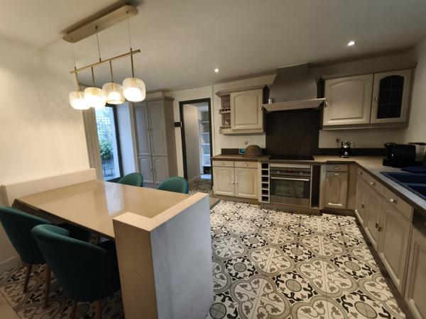 Maison 8 pièces - 240 m²