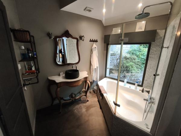 Maison 8 pièces - 240 m²