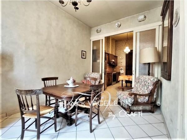 Maison de ville de 165m2 avec cour et terrasse