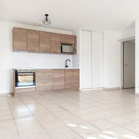Appartement à vendre 3 pièces MONTAUBAN (82), terrasse couverte, 2 emplacements de parking, piscine, au calme.