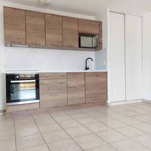 Appartement à vendre 3 pièces MONTAUBAN (82), terrasse couverte, 2 emplacements de parking, piscine, au calme.
