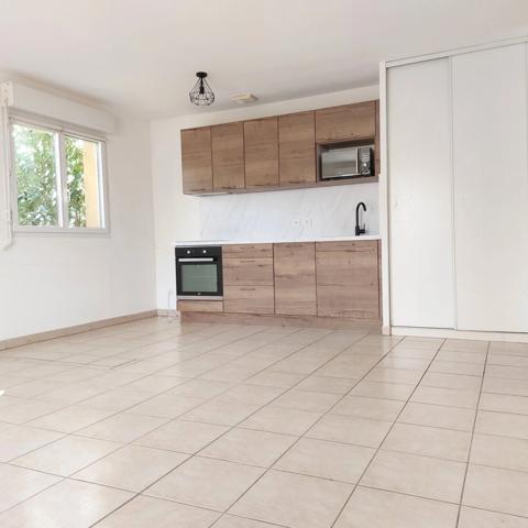 Appartement à vendre 3 pièces MONTAUBAN (82), terrasse couverte, 2 emplacements de parking, piscine, au calme.