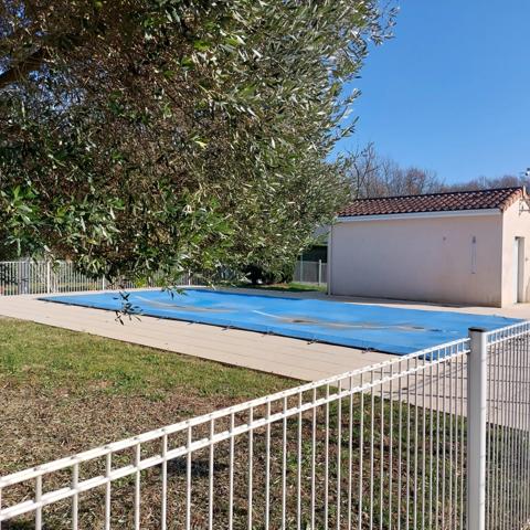 Appartement à vendre 3 pièces MONTAUBAN (82), terrasse couverte, 2 emplacements de parking, piscine, au calme.