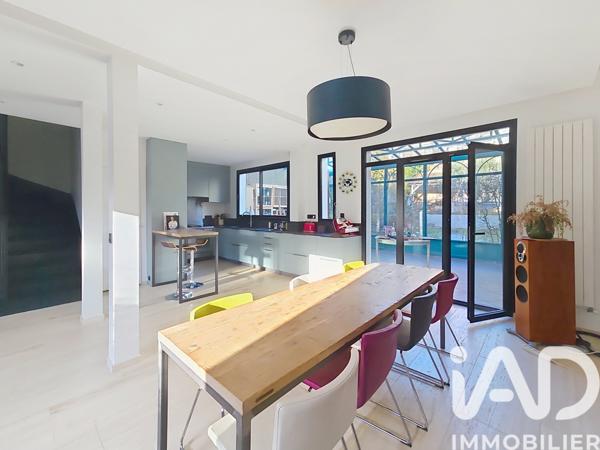 Maison à vendre 7 pièces 180 m² Suresnes