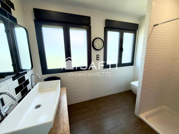 Posez vos valises dans cette élégante maison connectée avec jardin, piscine et terrasse