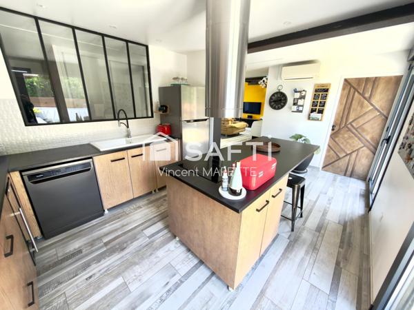 Posez vos valises dans cette élégante maison connectée avec jardin, piscine et terrasse