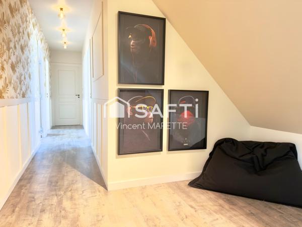 Posez vos valises dans cette élégante maison connectée avec jardin, piscine et terrasse